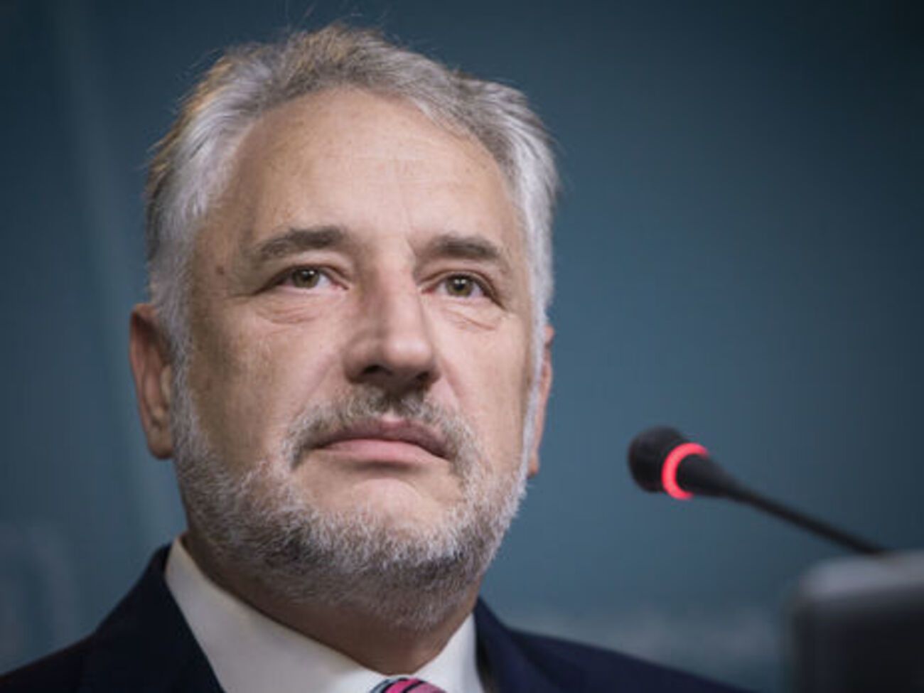 По словам Жебривского, Донецкая ВГА планирует закупить жителям Марьинки и Красногоровки буржуйки, чтобы они могли пережить зиму