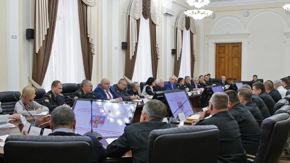 Полторак поручил провести инвентаризацию фондов и земель армии