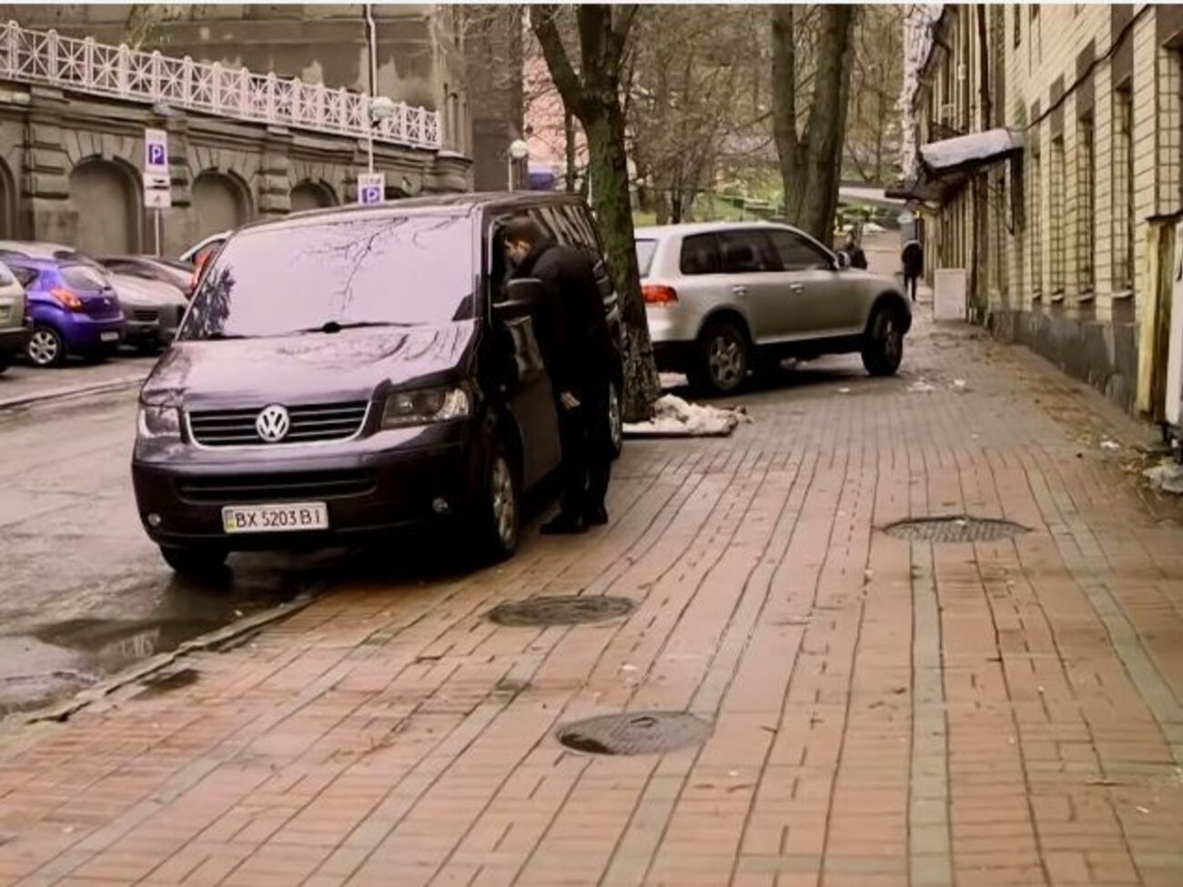 Давид Сакварелидзе заподозрил людей в автомобиле в слежке за партией Саакашвили