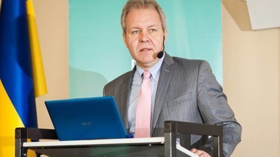 По словам Иноземцева, глава РФ не считает себя специалистом в экономике