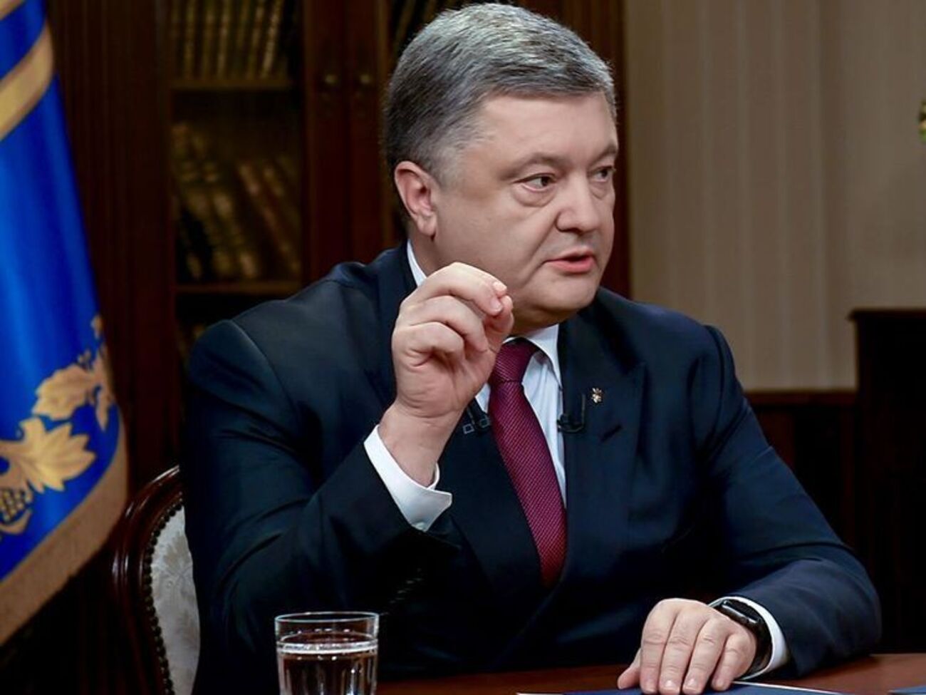 Порошенко: Могу доложить украинскому народу, что отныне ни одного мобилизованного на фронте, в зоне АТО нет