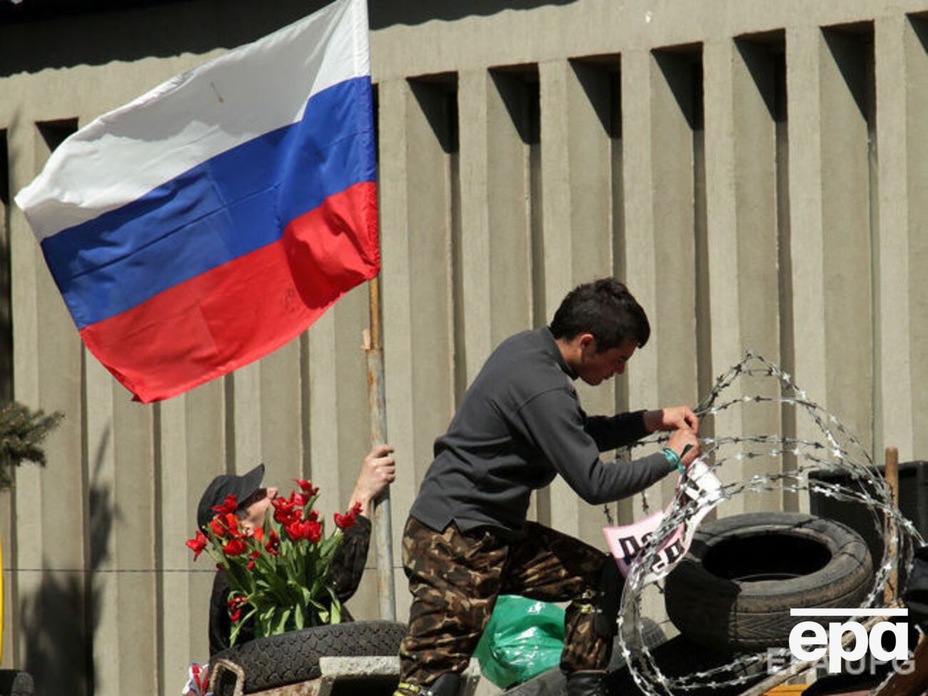 7 апреля в Луганске захватили здание СБУ