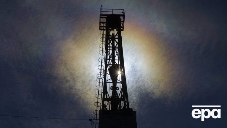 Нефть подешевела на $1,59 за баррель