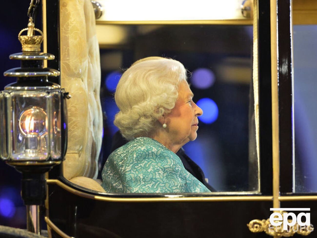 Елизавета II намерена пригласить Трампа в Британию