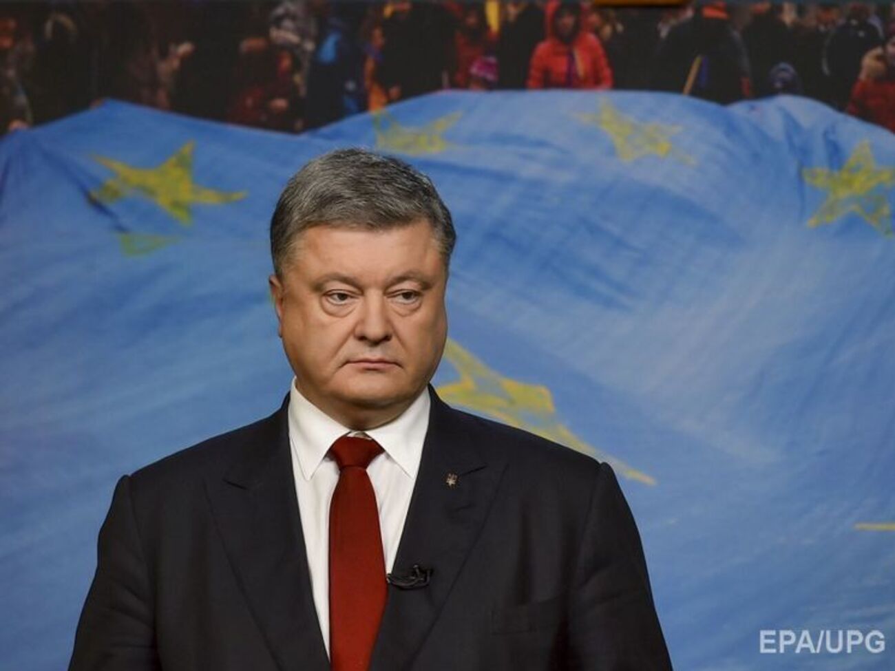 Порошенко выступил с обращением по случаю Дня достоинства и свободы