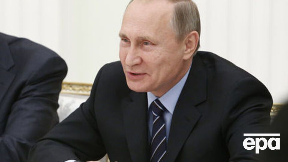 Путин рассказал, что священник предлагал его матери назвать сына Михаилом