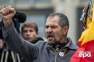 Люди снова протестуют против избрания Додона