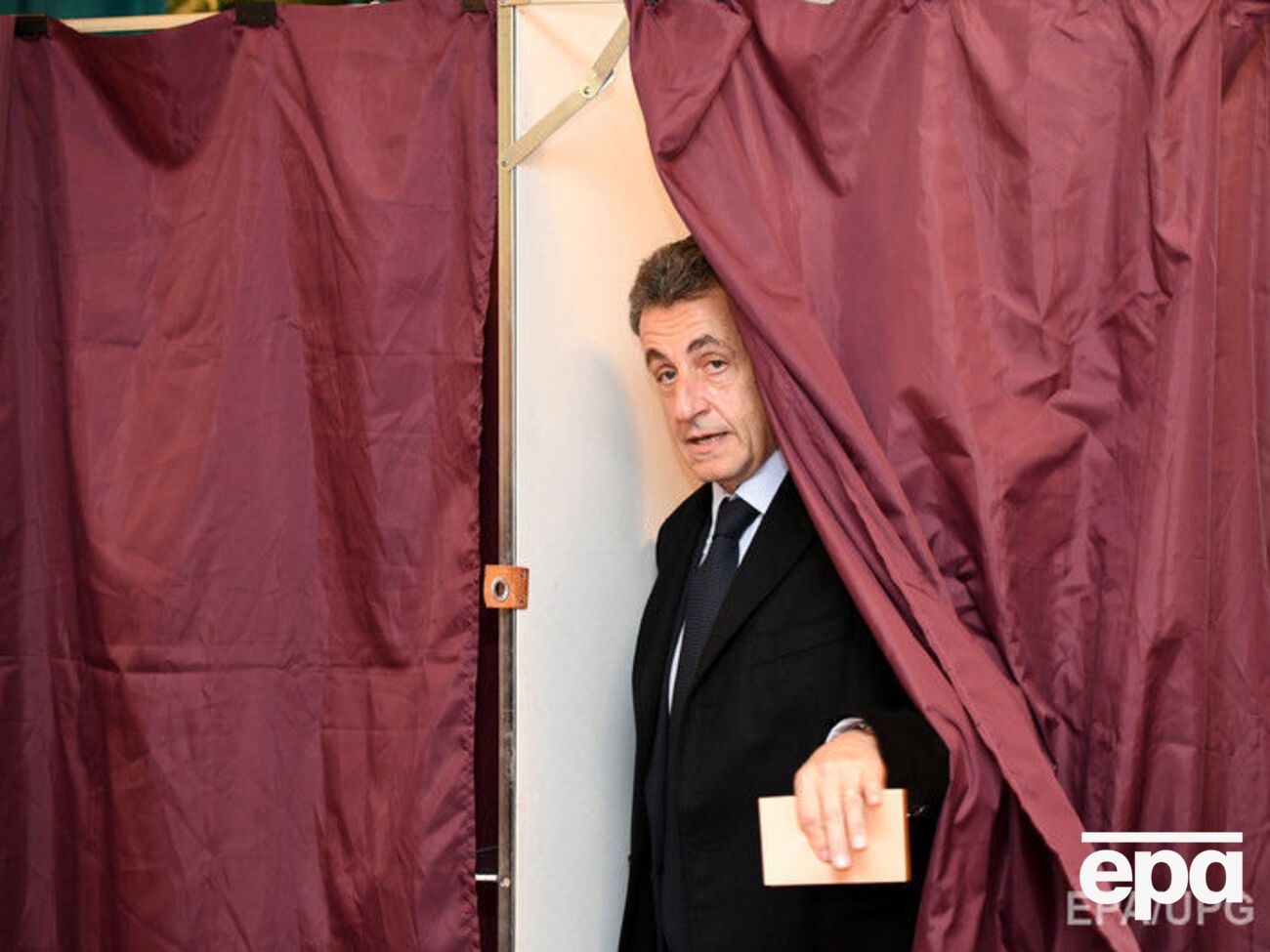 Правоцентристы не поддержали выдвижение Саркози