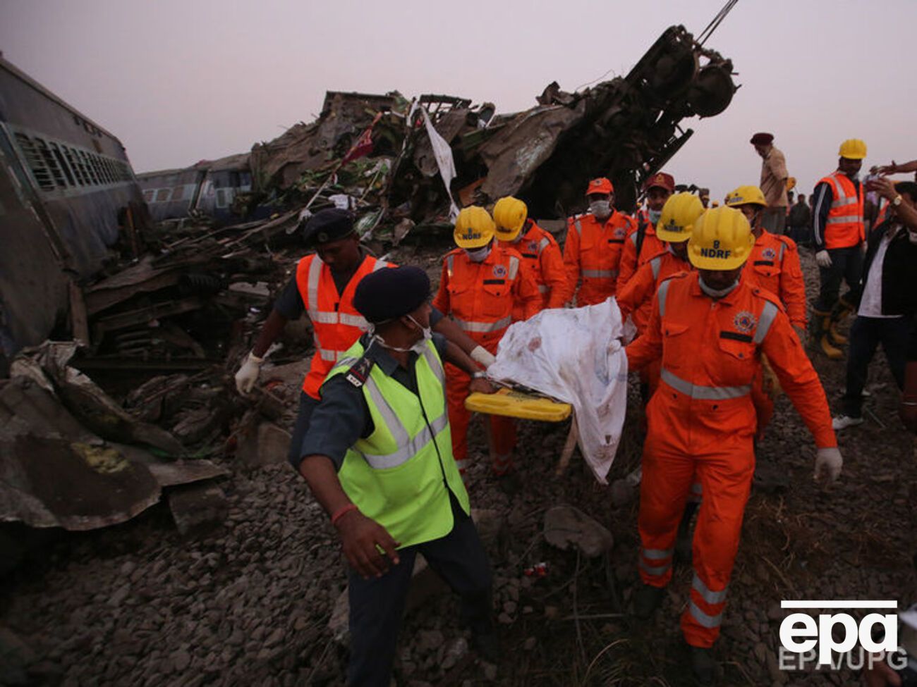 Железнодорожная авария в Индии унесла жизни 125 человек