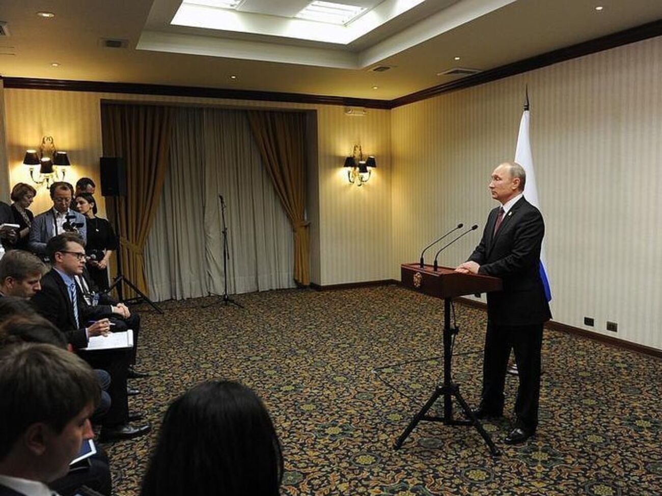 Путин ответил на вопросы журналистов по итогам саммита АТЭС