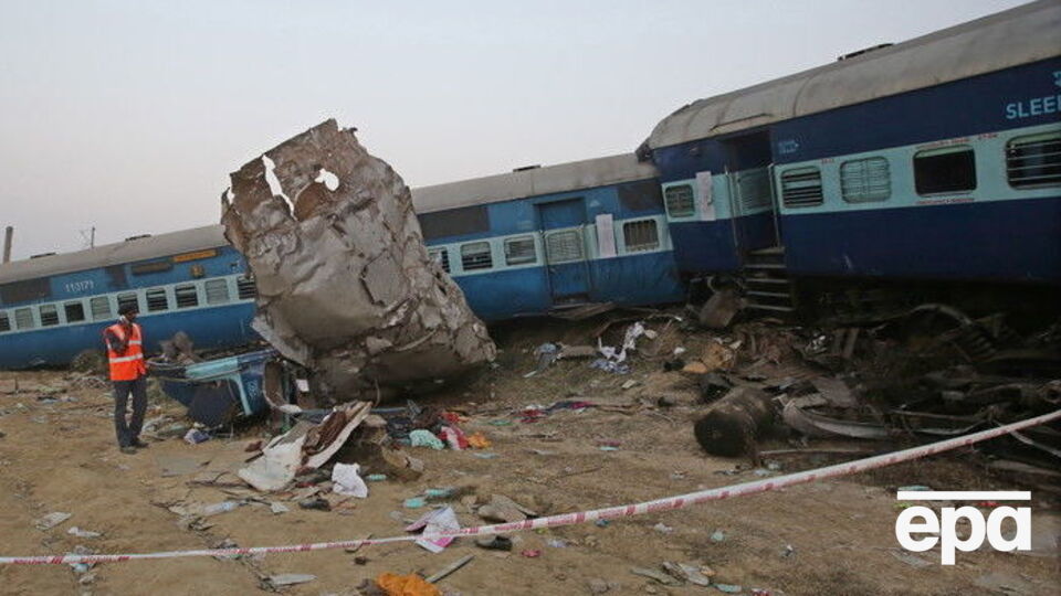 Предварительная причина аварии – дефект рельсы