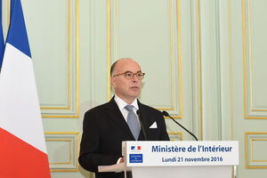 Министр внутренних дел Франции отчитался о проведенной полицейской операции