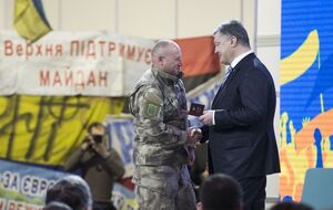 Порошенко наградил Яроша орденом