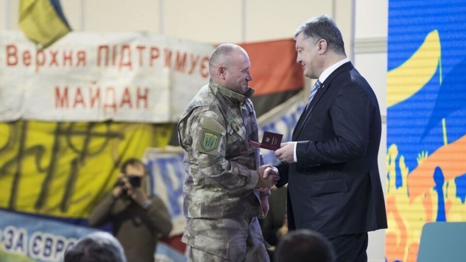 Порошенко наградил Яроша орденом