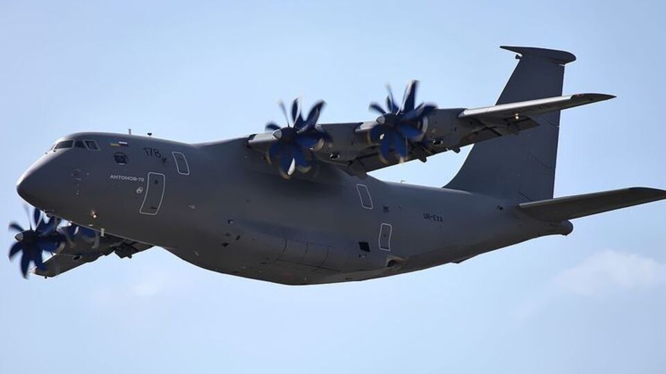 Иск связан с договором по созданию самолета Ан-70
