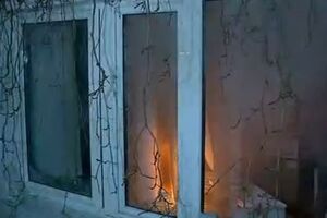 В здании на Большой Васильковской начался пожар
