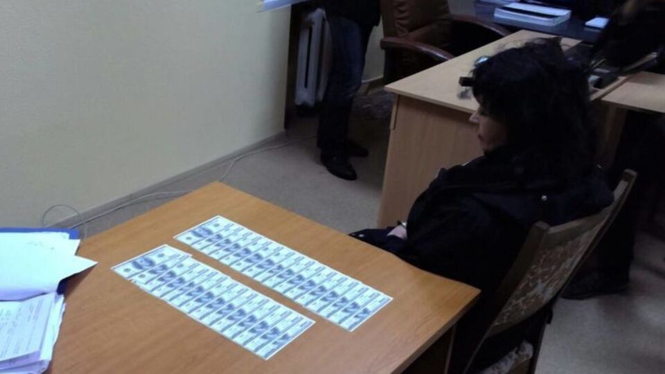 Аваков: "Взяли" продавщицу "на горячем" – когда она вывела ребенка за территорию интерната, привела девочку к "покупателям" и взяла деньги