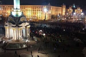 Вечером на Майдане Незалежности в Киеве проходило народное вече