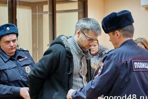 Наручники на священника надели в зале суда после оглашения приговора