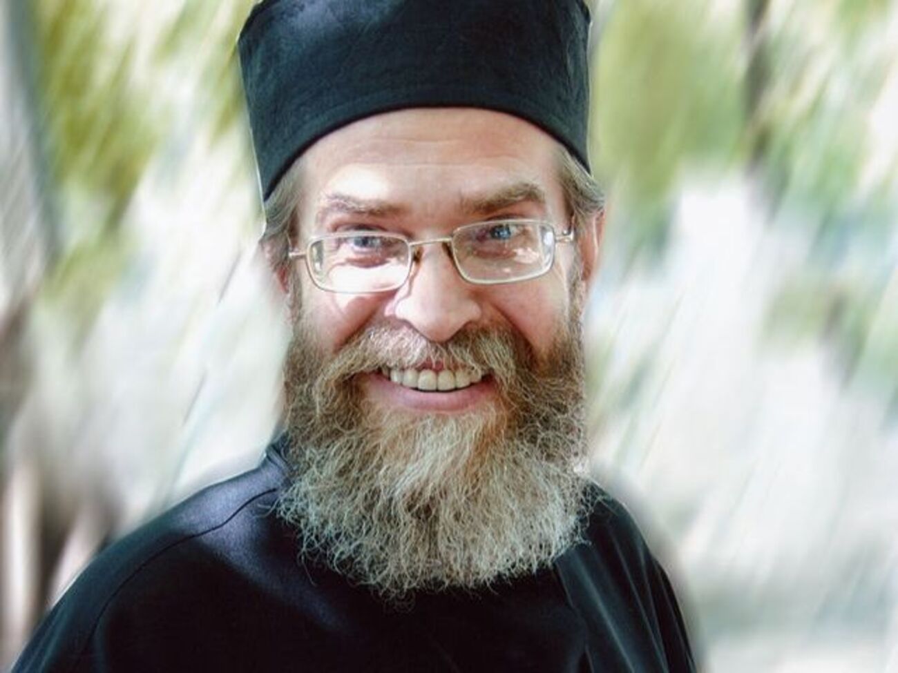 Отец Яков:&nbsp;Единство церкви как внешнее административное единство &ndash; вообще не исконно христианский идеал. Христианство, все-таки, часть традиции библейской, которая подразумевает отсутствие жестких вертикальных структур