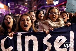 На митинги против скандального законопроекта вышли турецкие женщины