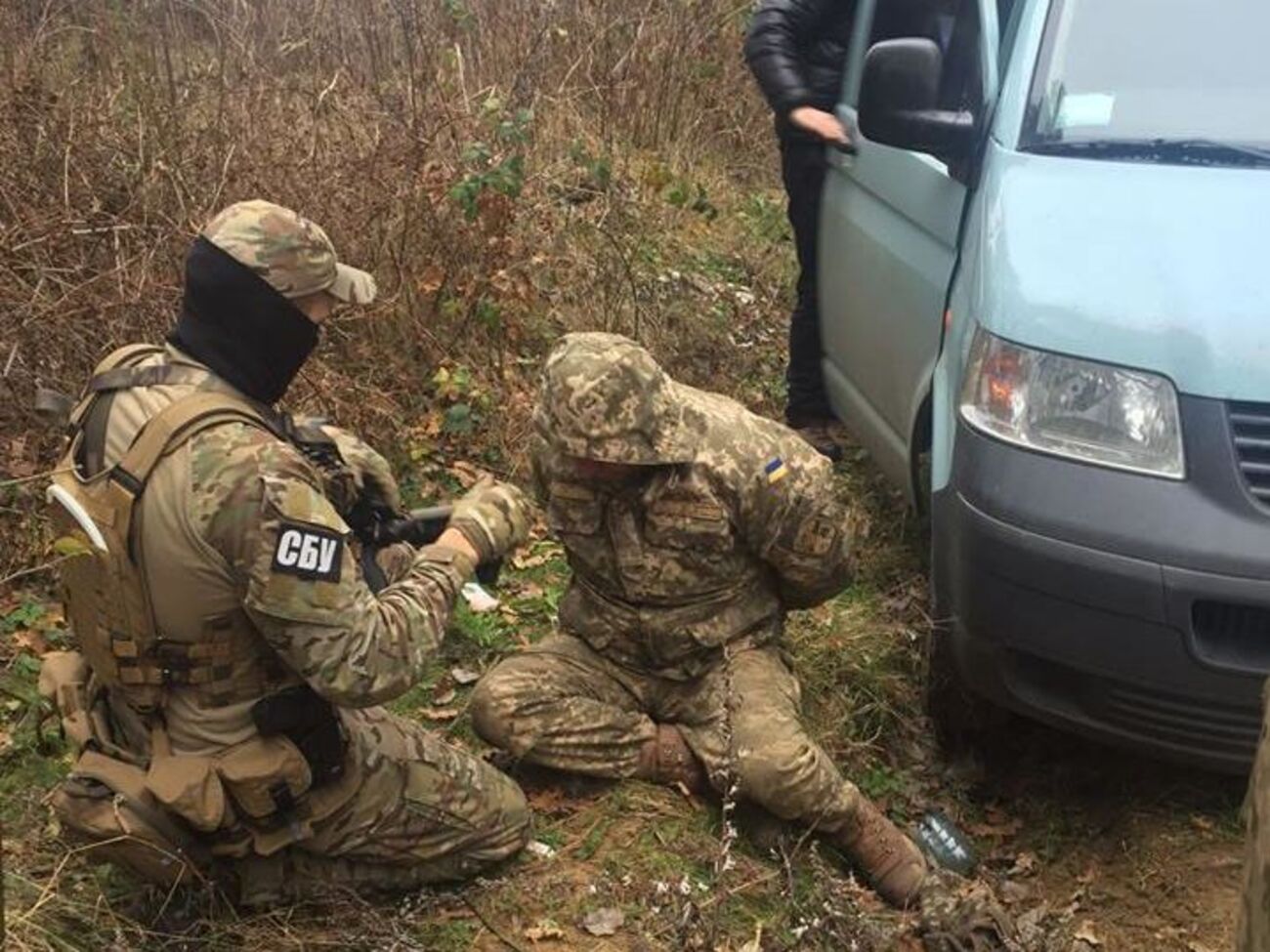 Два капитана попытались продать партию боеприпасов с военных складов