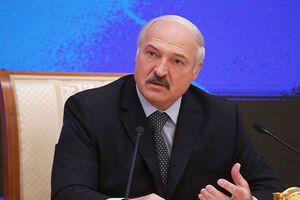 Лукашенко возглавляет Беларусь уже 22 года