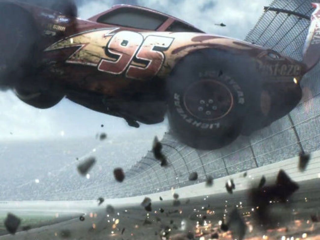 Молния Маккуин попадет в аварию