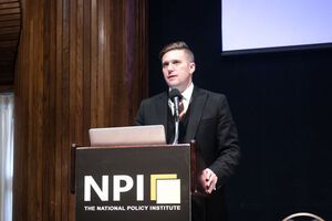 "Хайль Трамп!" – завершил свой спич лидер белых националистов США Спенсер