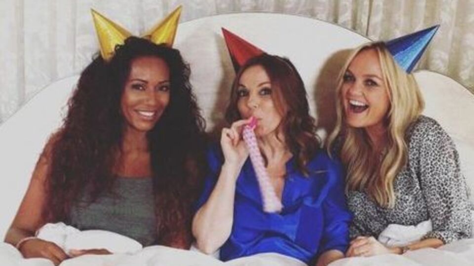 Spice Girls спели новую песню