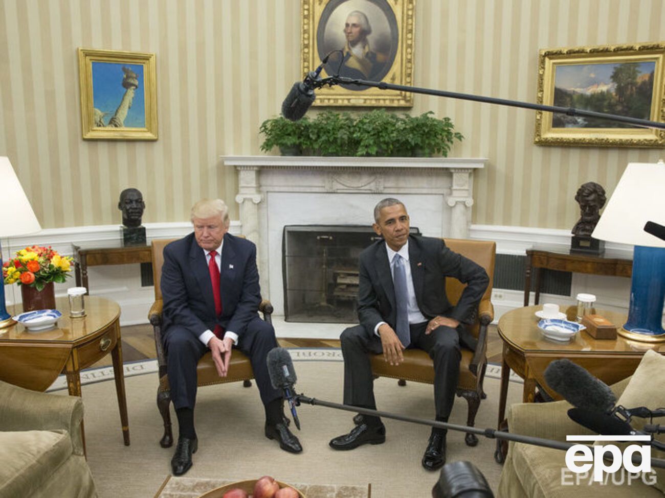 WSJ: В администрации Обамы (на фото справа) считают, что в отношении КНДР нужна&nbsp;более агрессивная стратегия