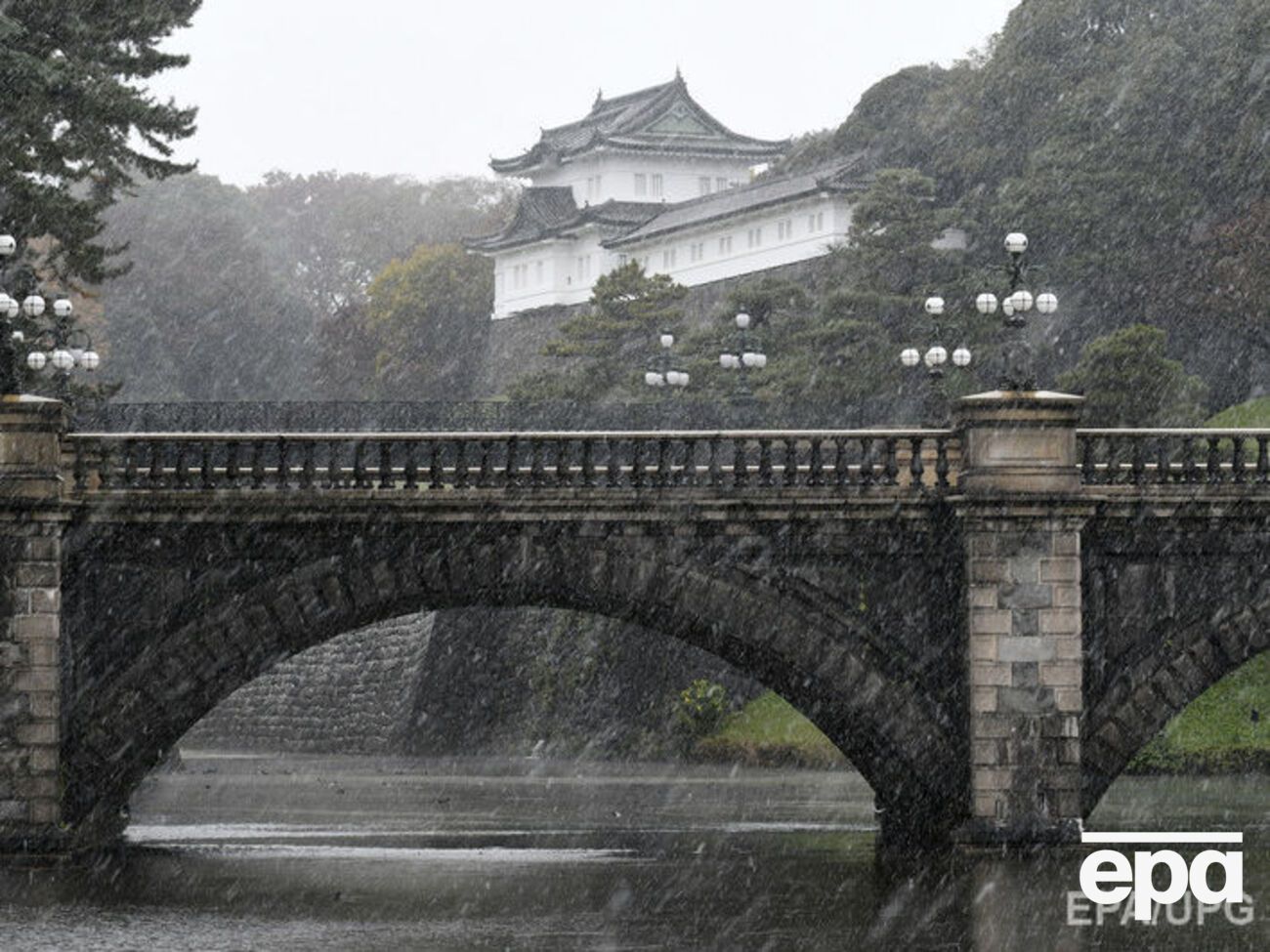 В Токио выпал снег