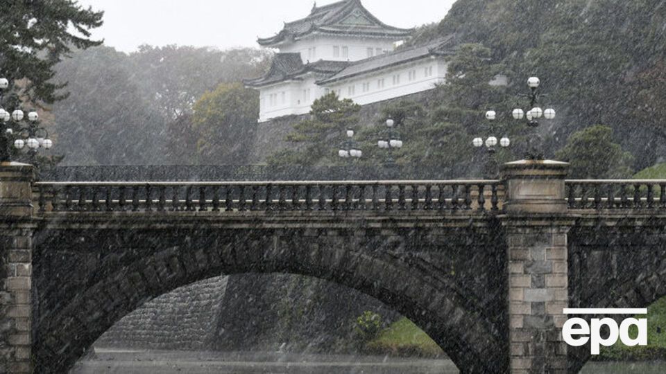 В Токио выпал снег