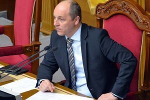 Андрей Парубий считает, что оглашение обвинения Виктору Януковичу поможет быстрее расследовать преступления, к которым он причастен