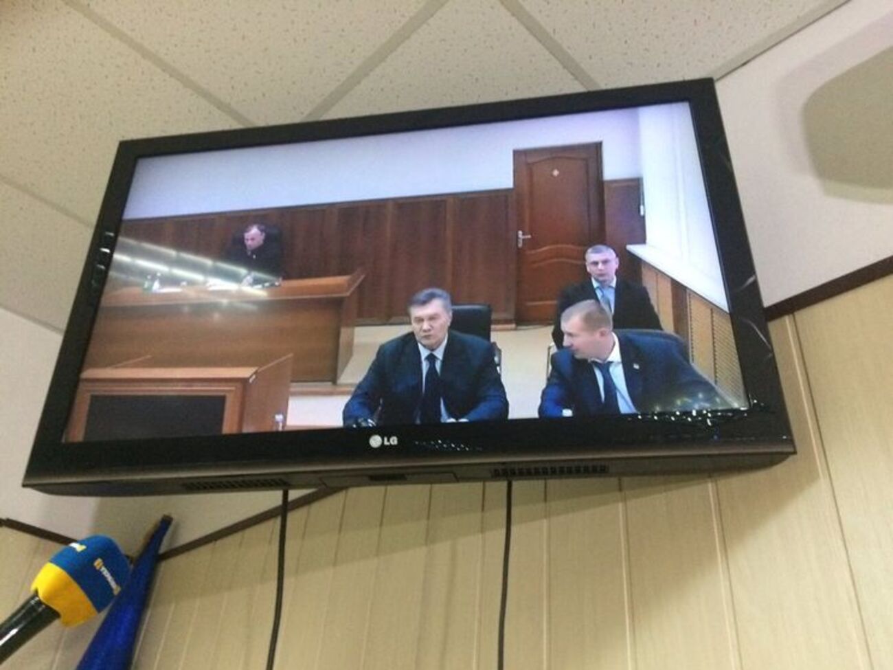 Януковича и Шуляка допросят 28 ноября