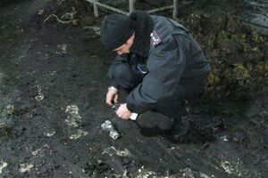 Правоохранители изучают место взрыва на территории химзавода в Чернигове