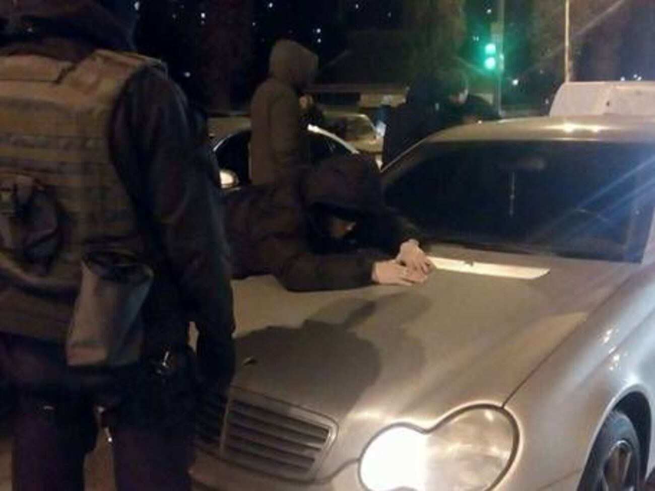 При задержании у подозреваемого нашли оружие и журналистское удостоверение