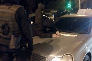 При задержании у подозреваемого нашли оружие и журналистское удостоверение