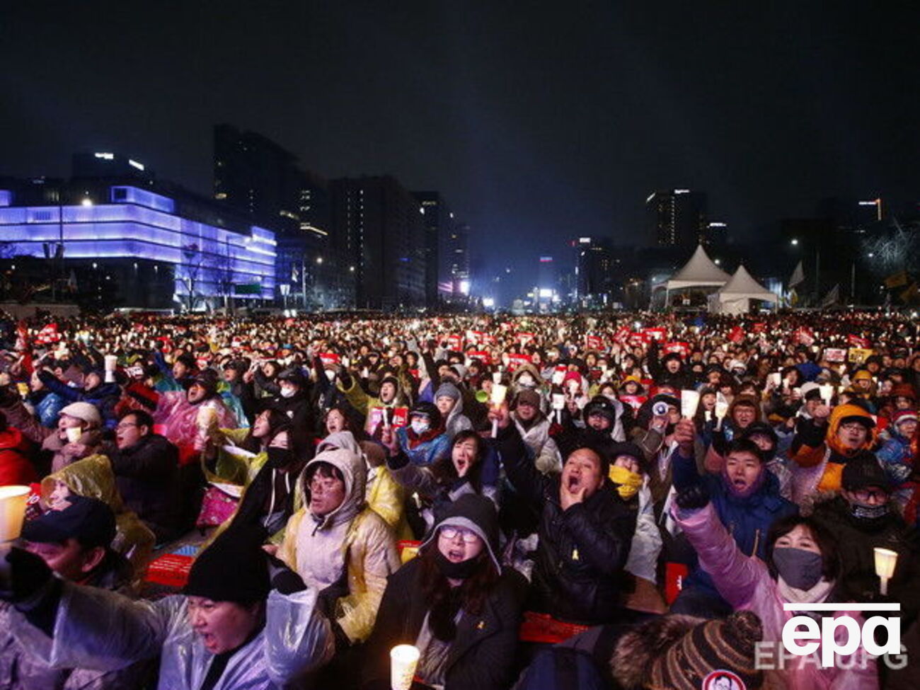 В Южной Корее люди пятые выходные подряд выходят на массовые протесты против президента. Фоторепортаж