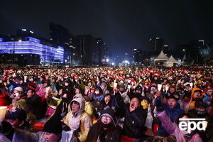 В Южной Корее люди пятые выходные подряд выходят на массовые протесты против президента. Фоторепортаж