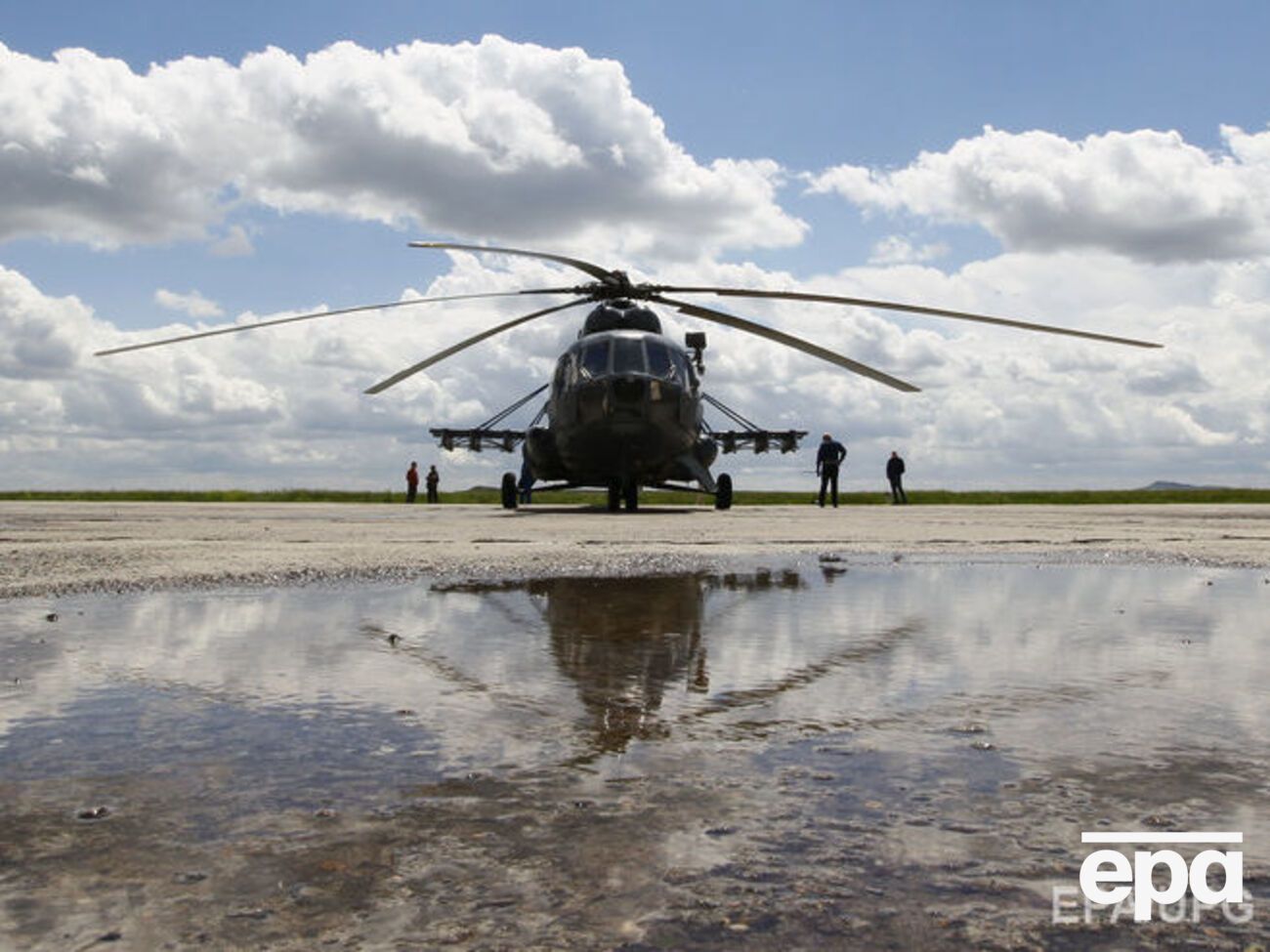 Ми-8 совершил экстренную посадку из-за отказа двигателя