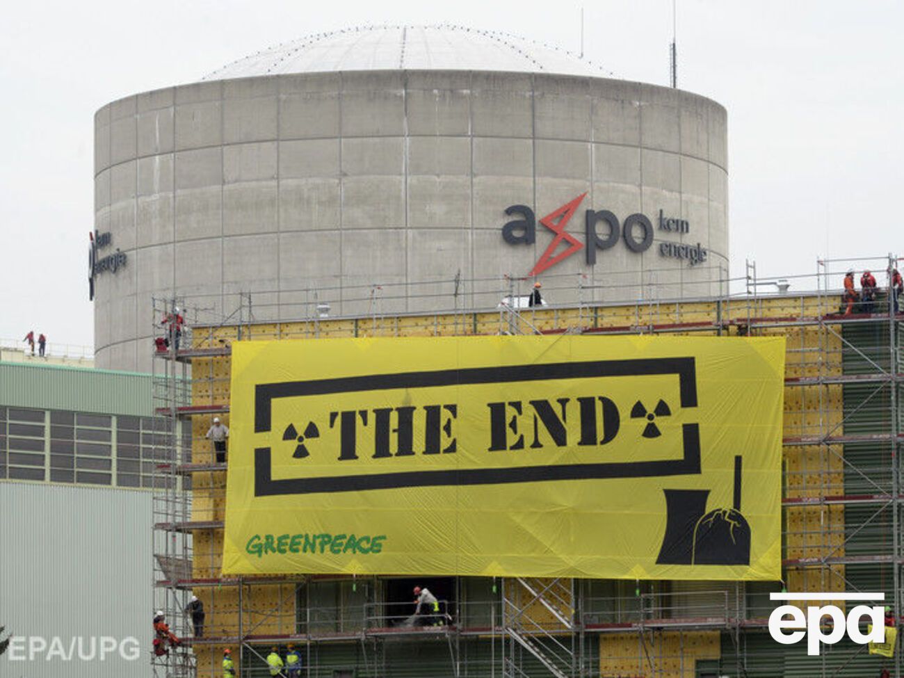 Власть страны может закрыть три из пяти реакторов в стране в 2017 году