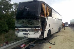 Автобус, направлявшийся из Санкт-Петербурга в Ровно, попал в аварию