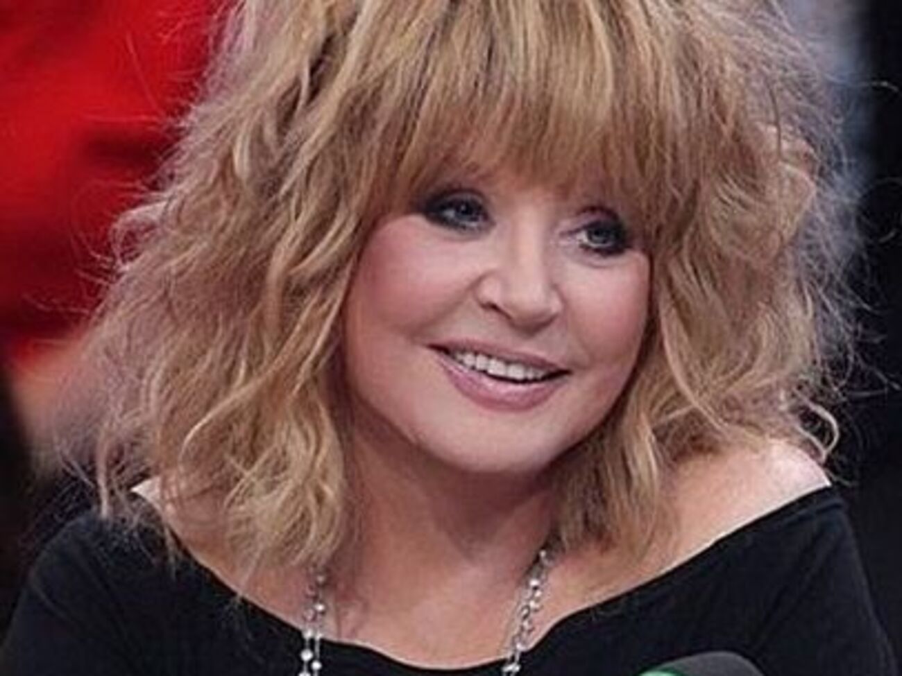 Существует версия, что песню "Три счастливых дня" Пугачева посвятила Кастро