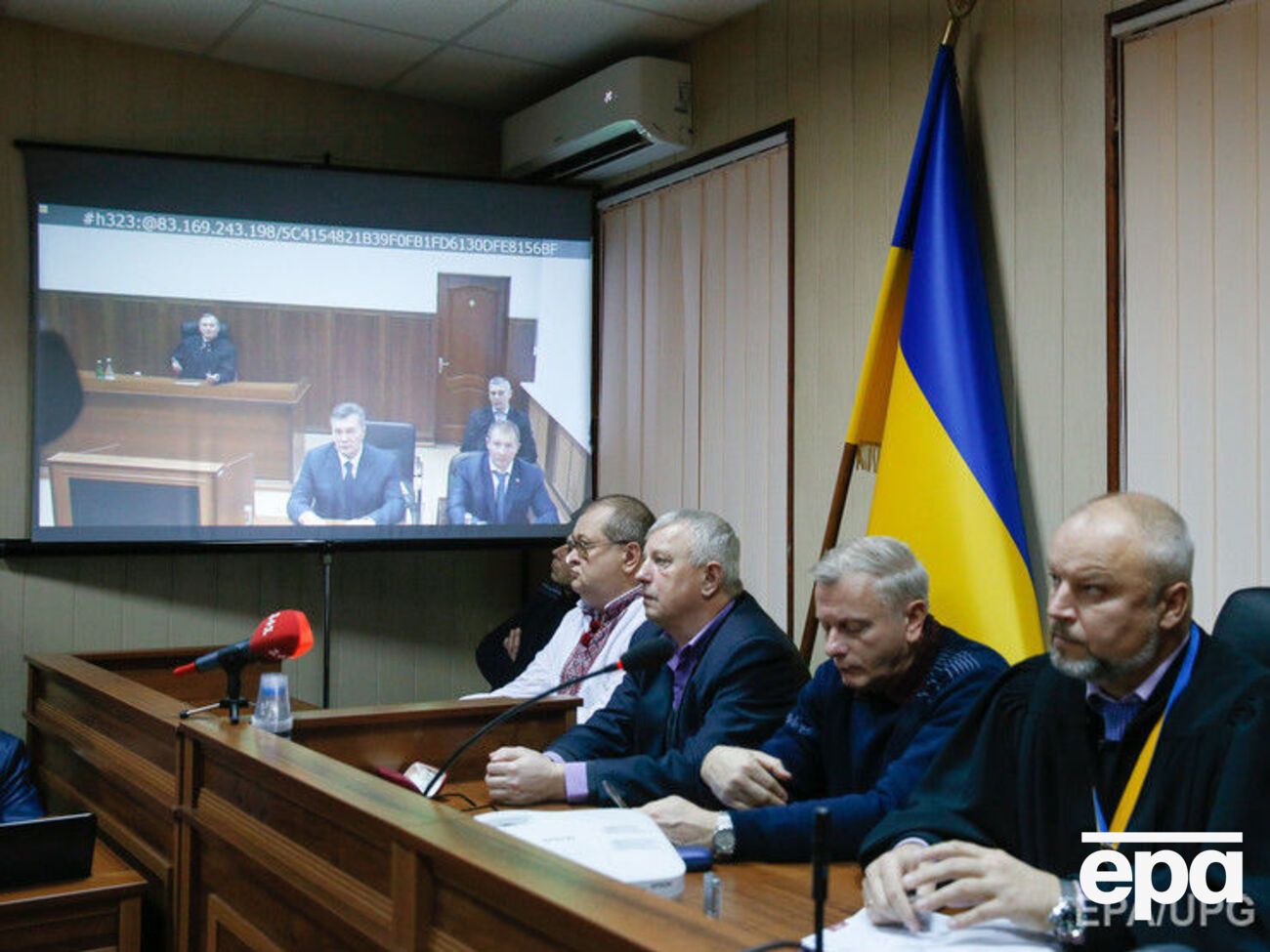 Сегодня Янукович должен быть допрошен в Святошинском райсуде