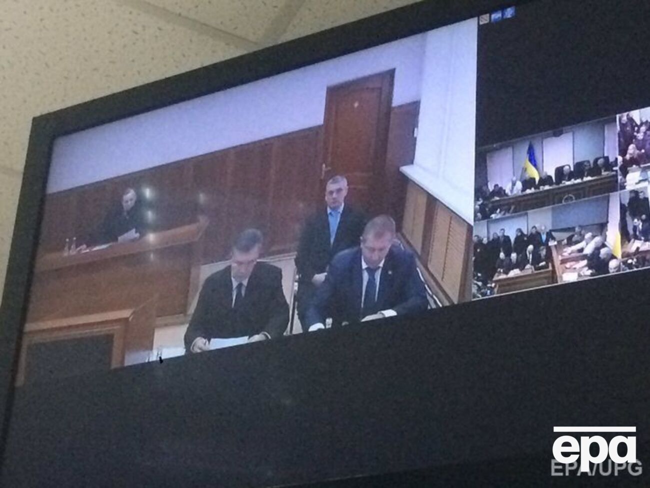 Янукович утверждает, что не знает о приказе выдать оружие силовикам