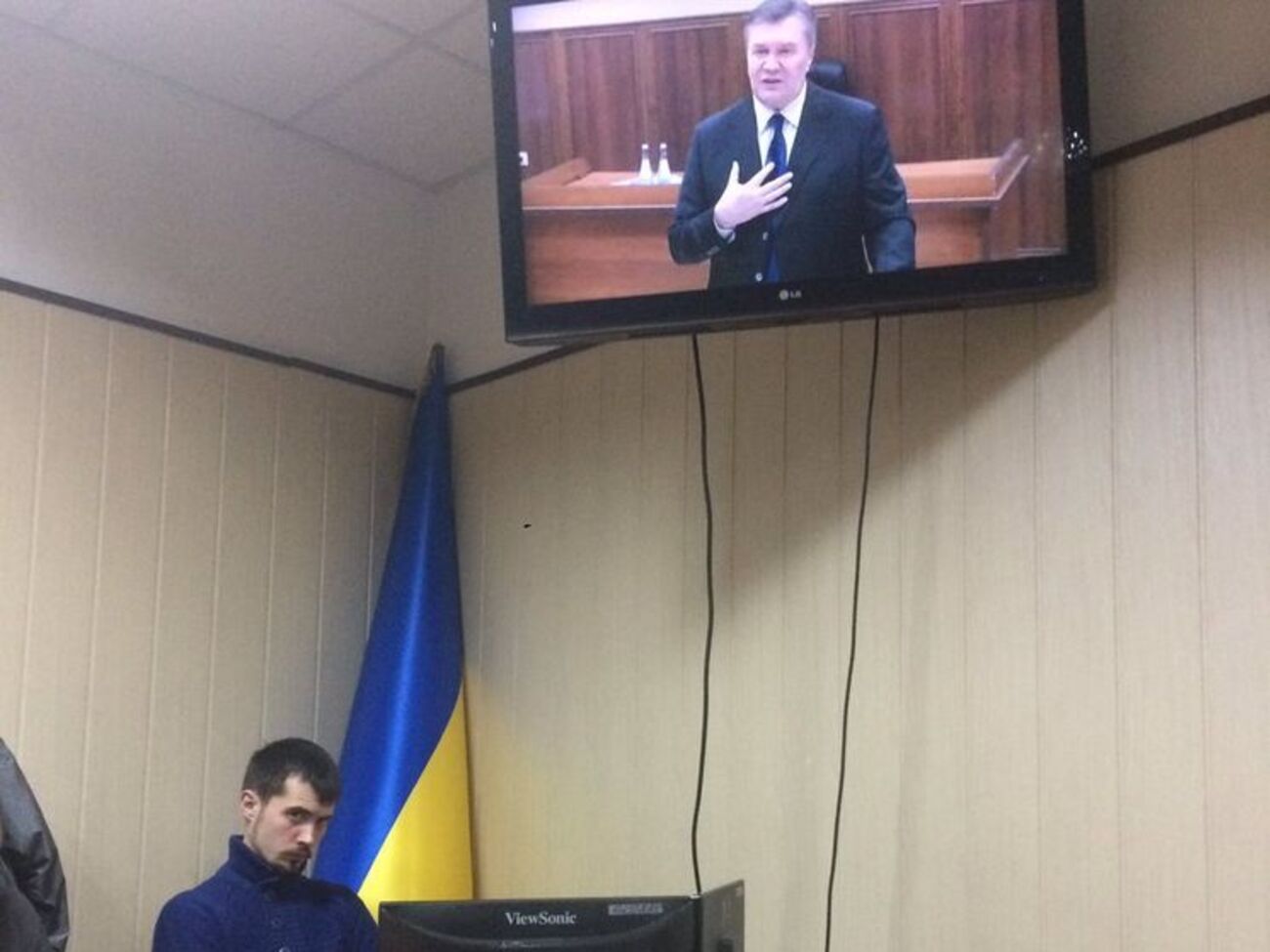 Янукович дает показания по видеосвязи из Ростова-на-Дону