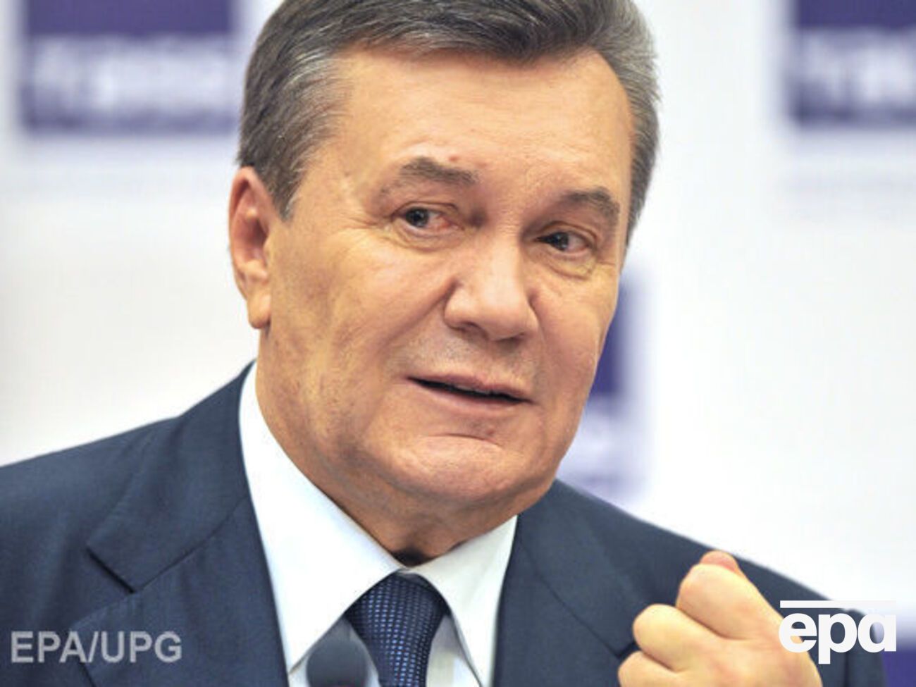 Янукович более шести часов отвечал на вопросы участников процесса