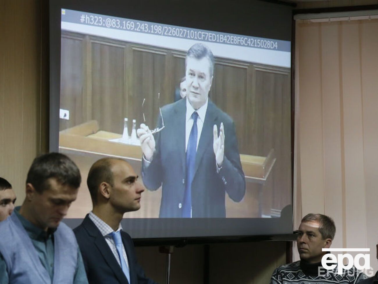 В Святошинском райсуде Киева наблюдают за допросом Януковича по видеотрансляции