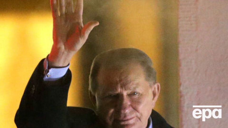 Кучма: Янукович не захотел сдавать своих